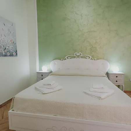 And Colorful Apartment! Apartment *