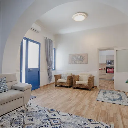 Apartment And Colorful Apartment! Marsala